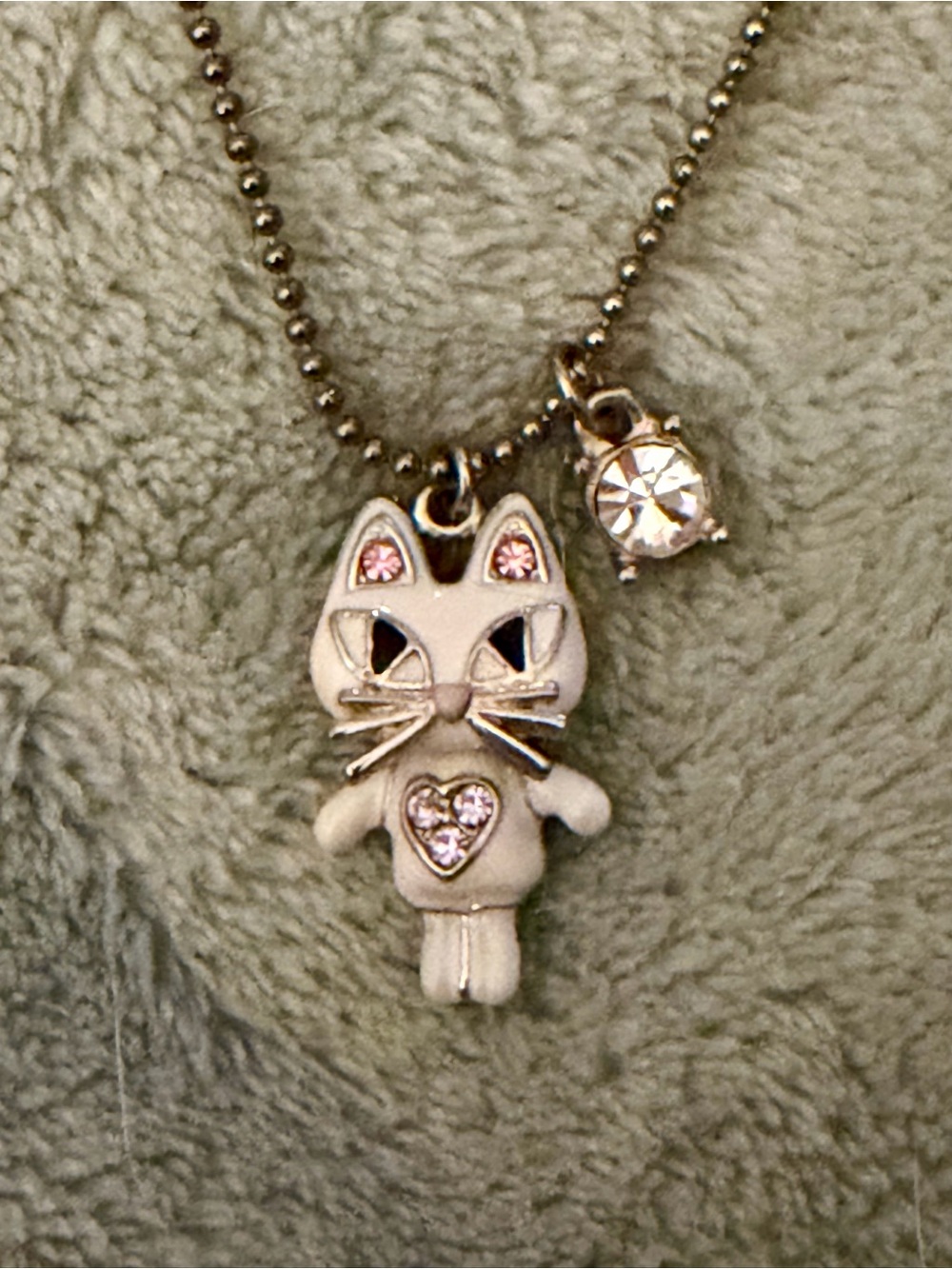 Betsey Johnson White Enamel Kitty Cat Rhinestone Pendant Necklace